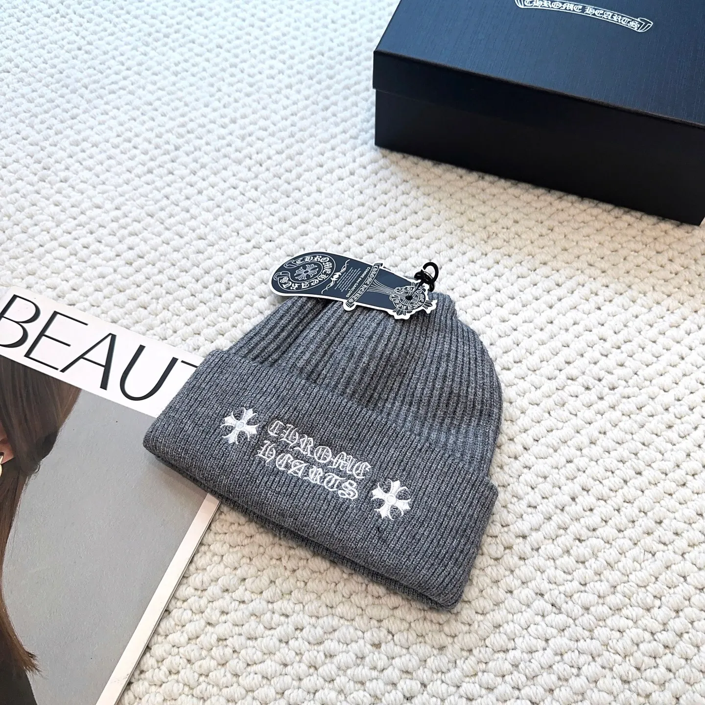 P50 🤍Chrome hearts new autumn and winter cross embroidered letter knitted hat🧶 One of the must-have hats in autumn and winter~ It really looks good on whoever wears it~, it is also a perfect match in black and white and gray in autumn~
